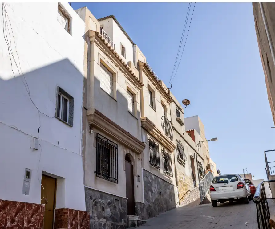 Vista exterior de Casa adosada en venda en Adra