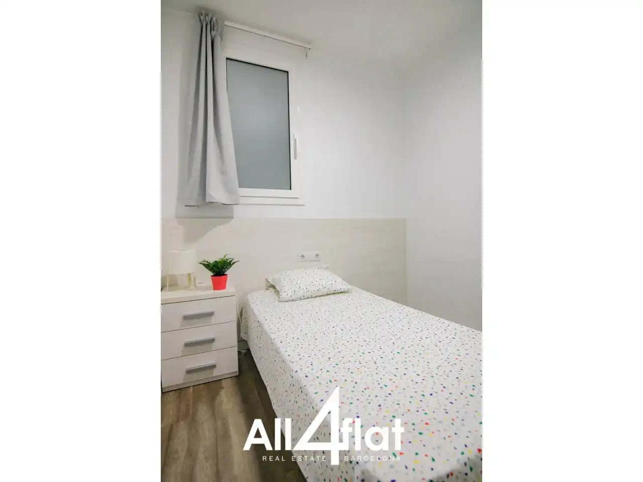 Bedroom of Flat for rent in Barcelona  with Air Conditioner, Parquet flooring and Terrace