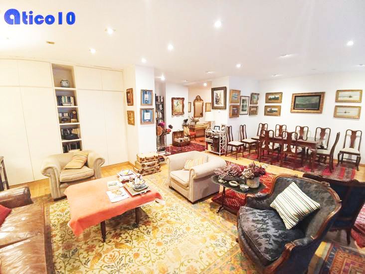 Living room of Flat for sale in Oviedo   with Heating, Parquet flooring and Storage room