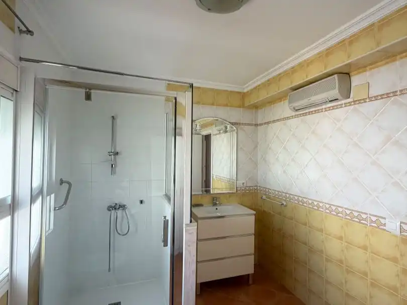 Baño de Piso en venta en  Sevilla Capital con Aire acondicionado, Terraza y Balcón