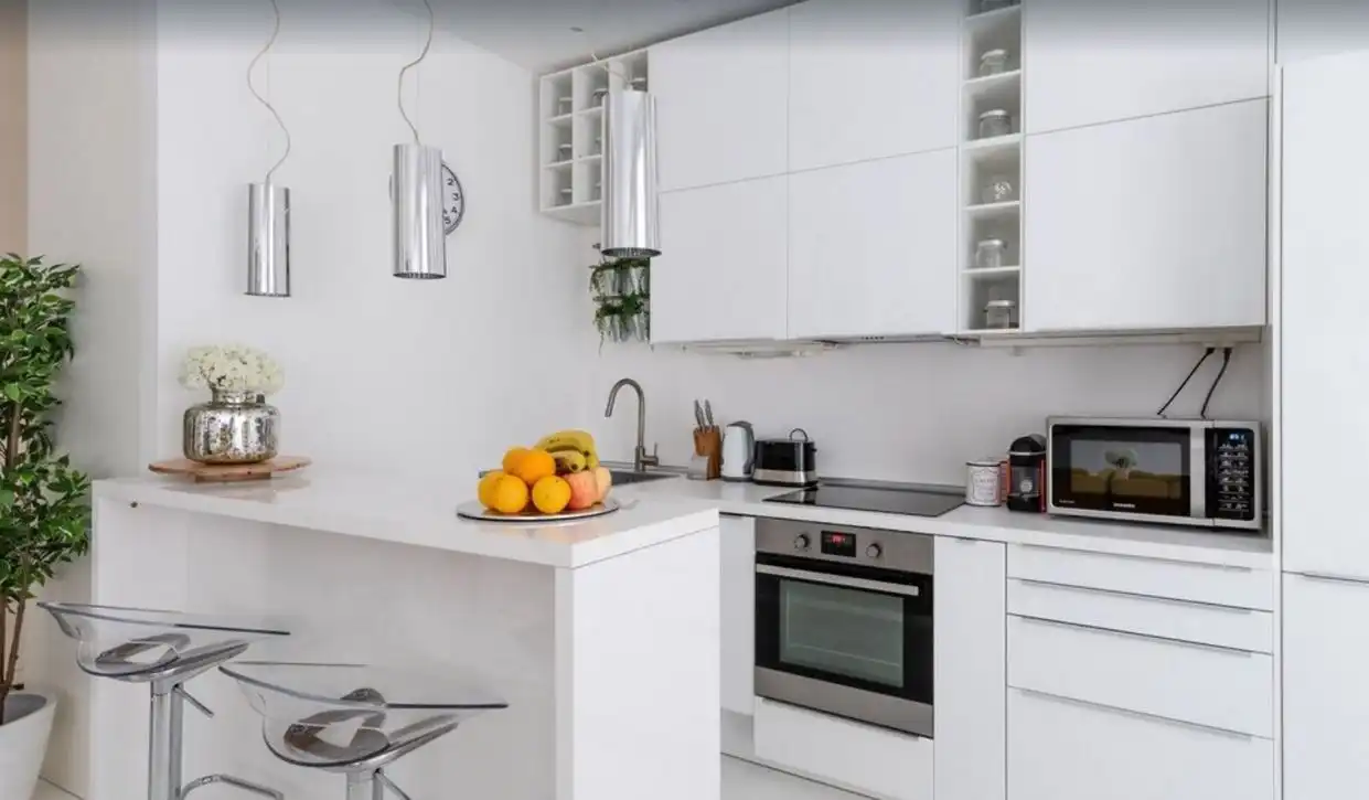 Cuina de Pis de lloguer en Fuengirola amb Aire condicionat, Moblat i TV