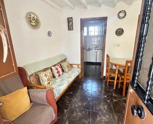 Sala d'estar de Casa o xalet en venda en Benamargosa amb Terrassa, Traster i Moblat