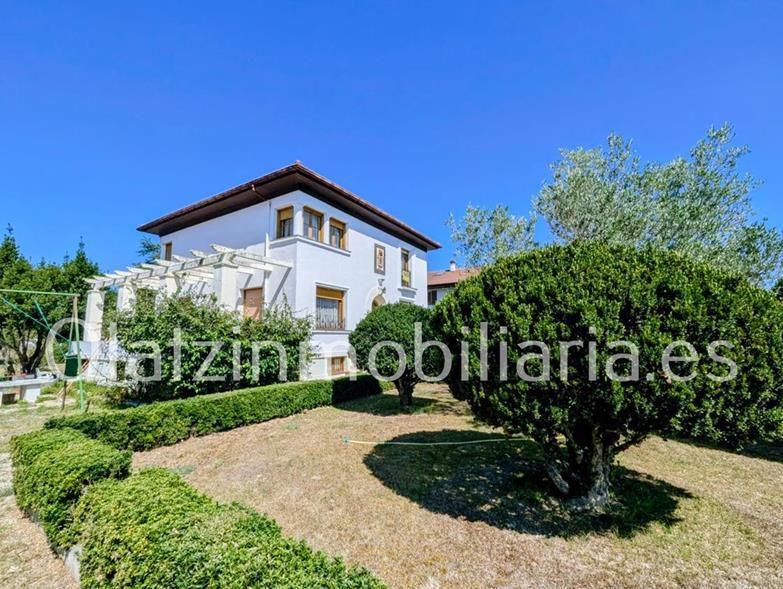 Jardí de Casa o xalet en venda en Urduña / Orduña amb Calefacció, Terrassa i Traster