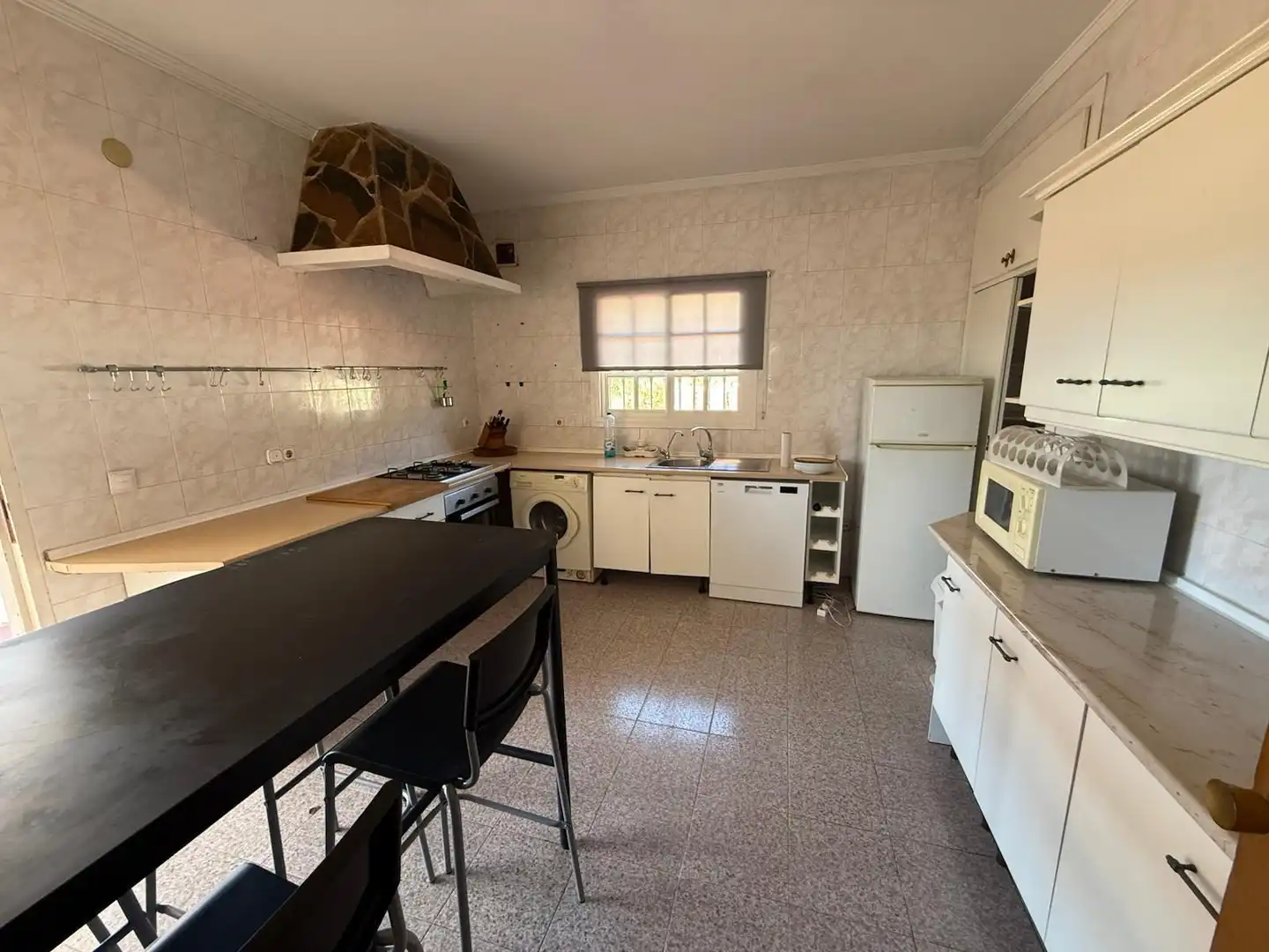 Cocina de Casa o chalet de alquiler en Benalmádena con Aire acondicionado y Jardín privado
