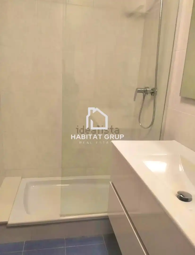 Baño de Piso en venta en Sant Joan de les Abadesses con Calefacción y Terraza