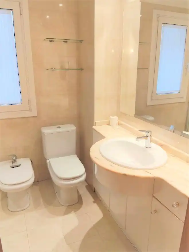 Flat for sale in Instituts - Universitat