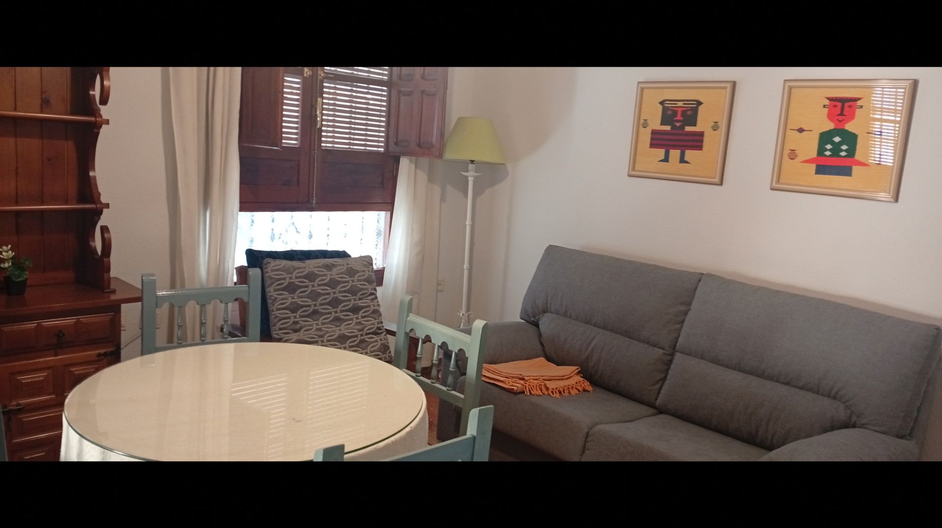 Living room of Flat to rent in  Granada Capital  with Heating, Furnished and Washing machine