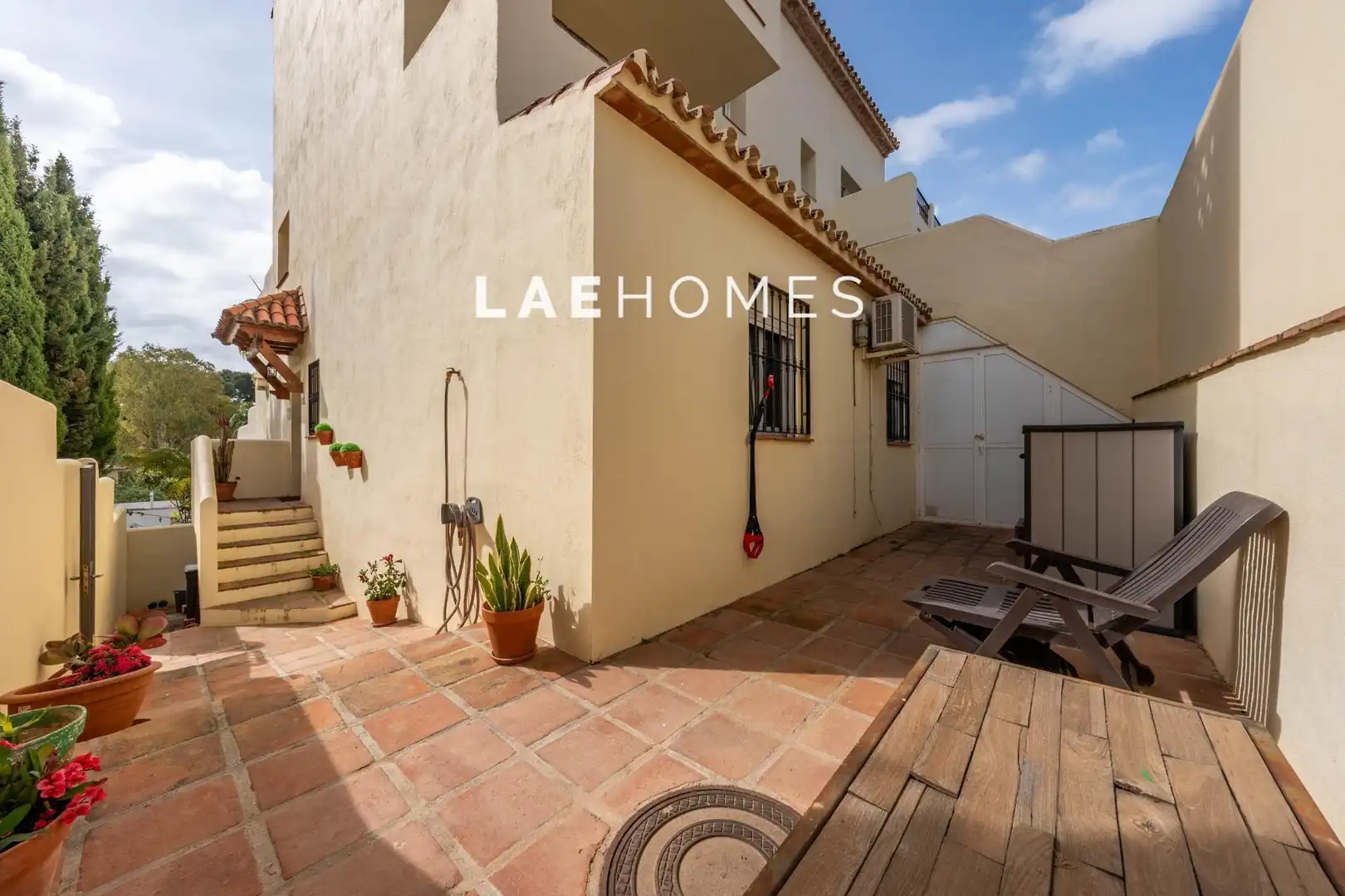 Vista exterior de Apartamento en venta en Marbella con Jardín privado, Terraza y Piscina comunitaria