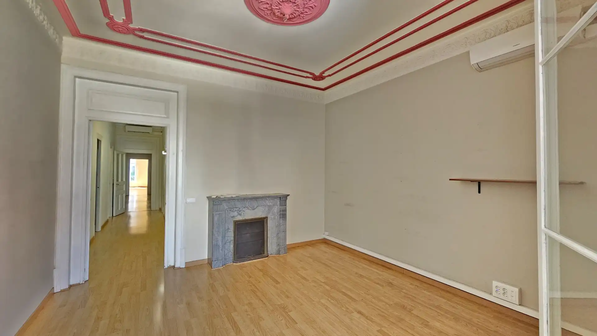 Büro zur Miete in Barcelona mit Klimaanlage, Heizung und Balkon