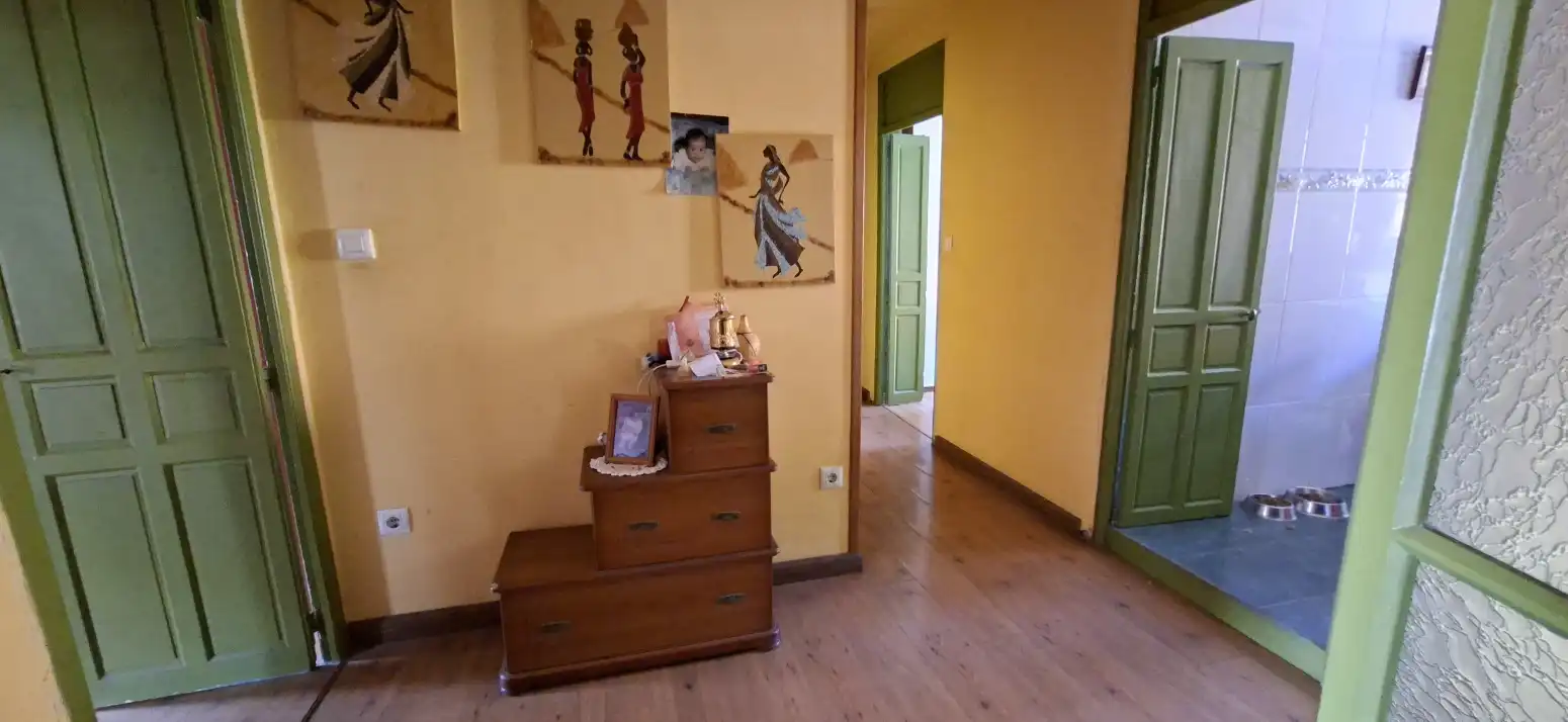 Piso en venta en Cabezón de la Sal con Balcón