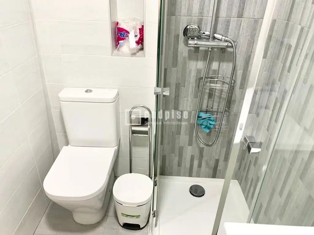 Bathroom of Flat for rent in Murcia  with Terrace and Furnished