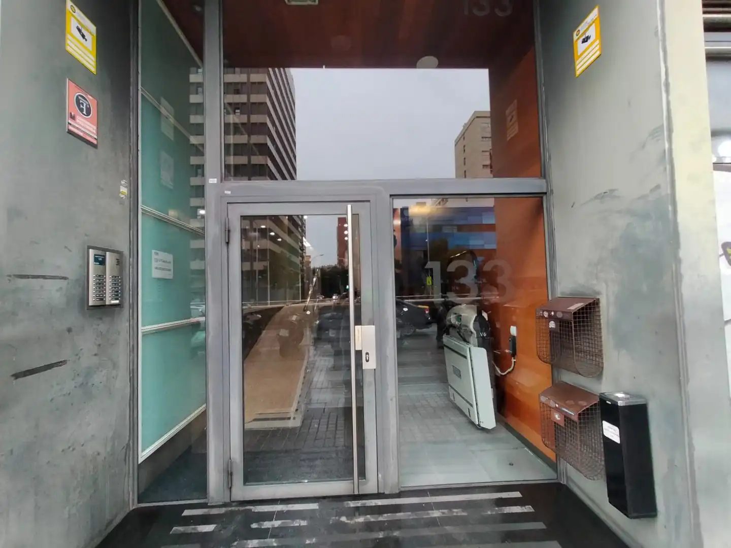 Oficina en venda en Barcelona amb Moblat