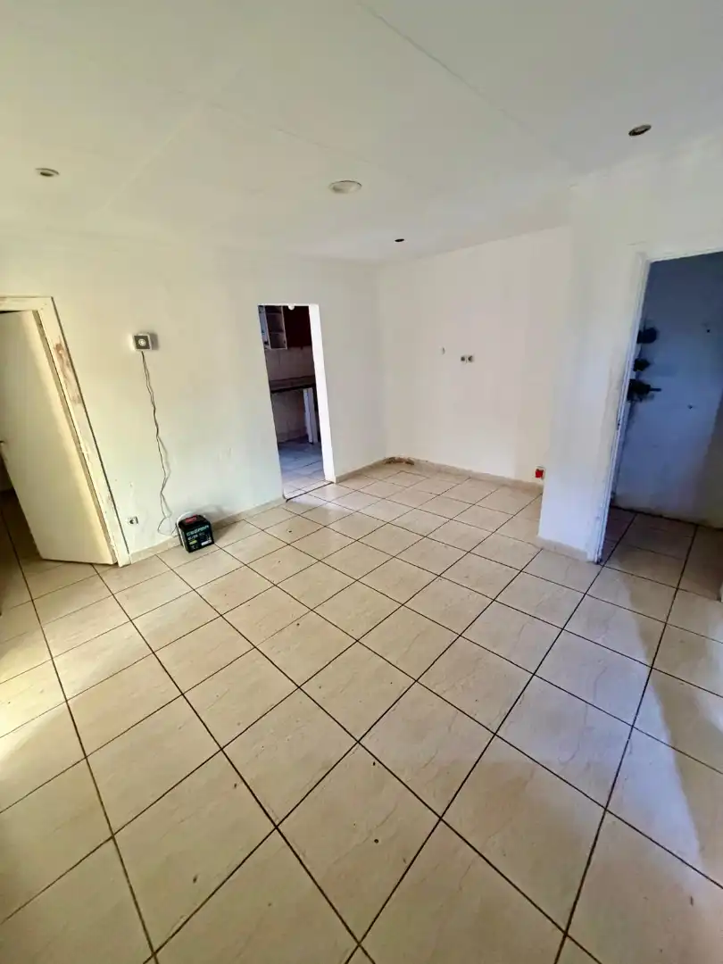 Wohnung zum Verkauf in Girona mit Balkon und Alarm