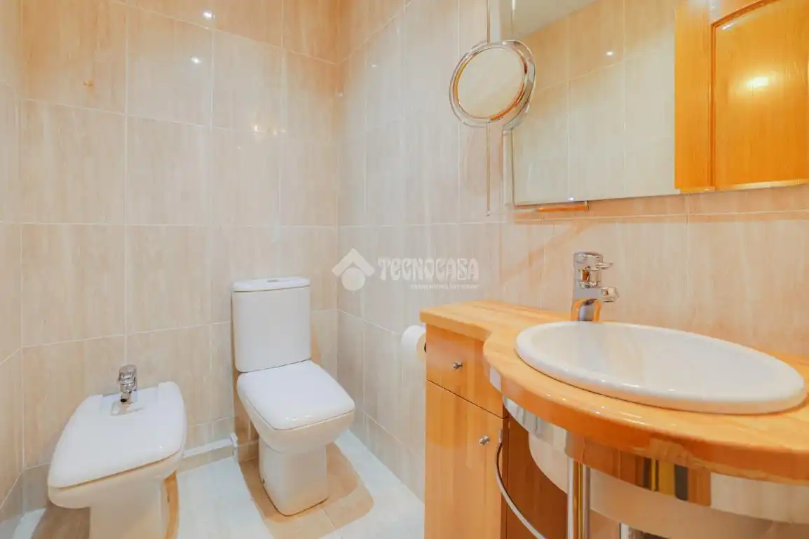 Baño de Piso en venta en Barcelona con Calefacción y Balcón