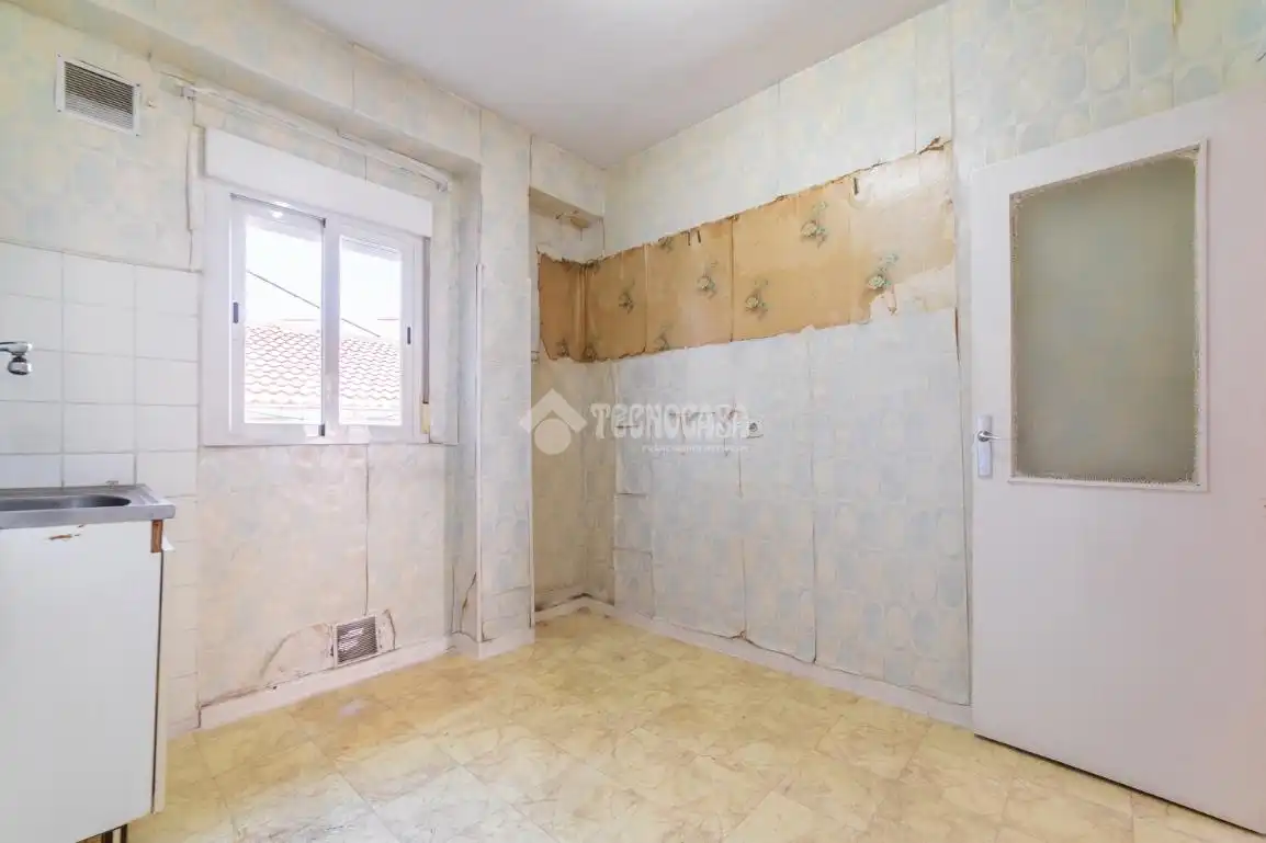 Habitación de Piso en venta en Madrid con Calefacción y Balcón