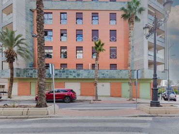 Oficina amb ascensor en venda a c/ jaspe