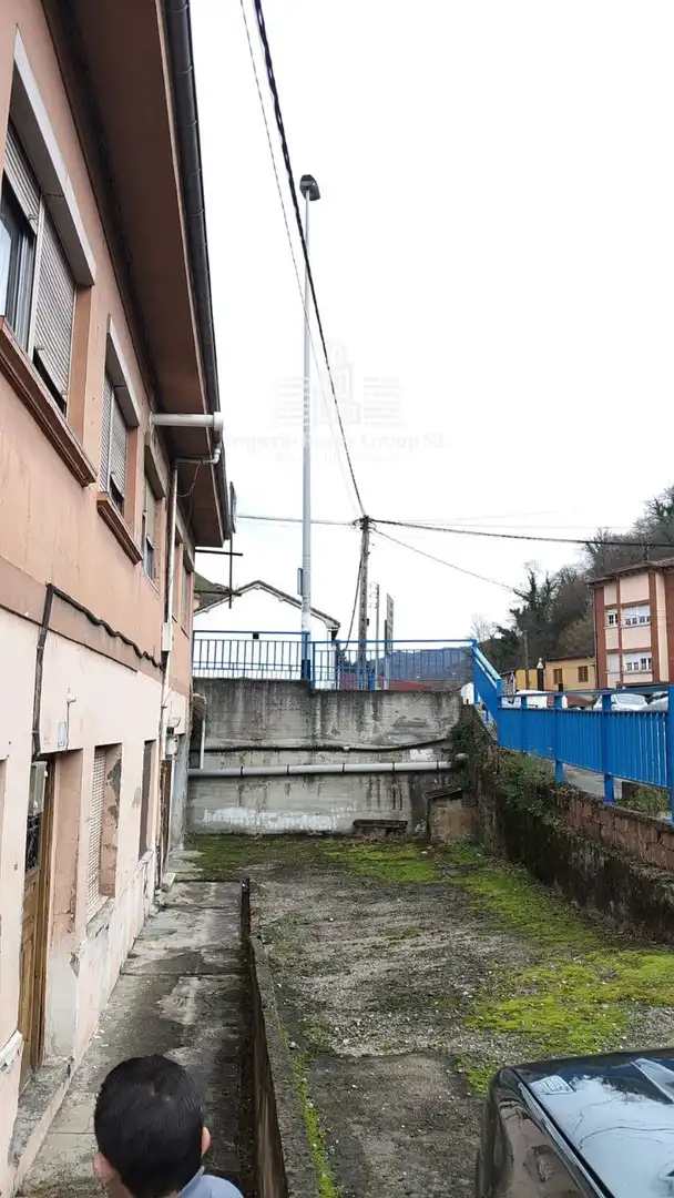 Vista exterior de Edifici en venda en Mieres (Asturias)