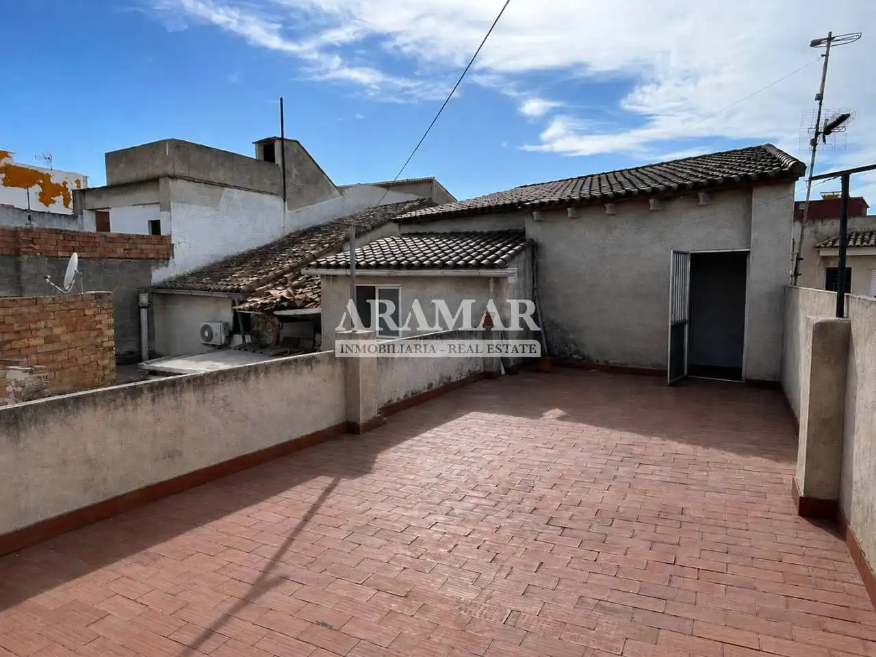 Vista exterior de Casa adosada en venda en Pego amb Aire condicionat i Terrassa