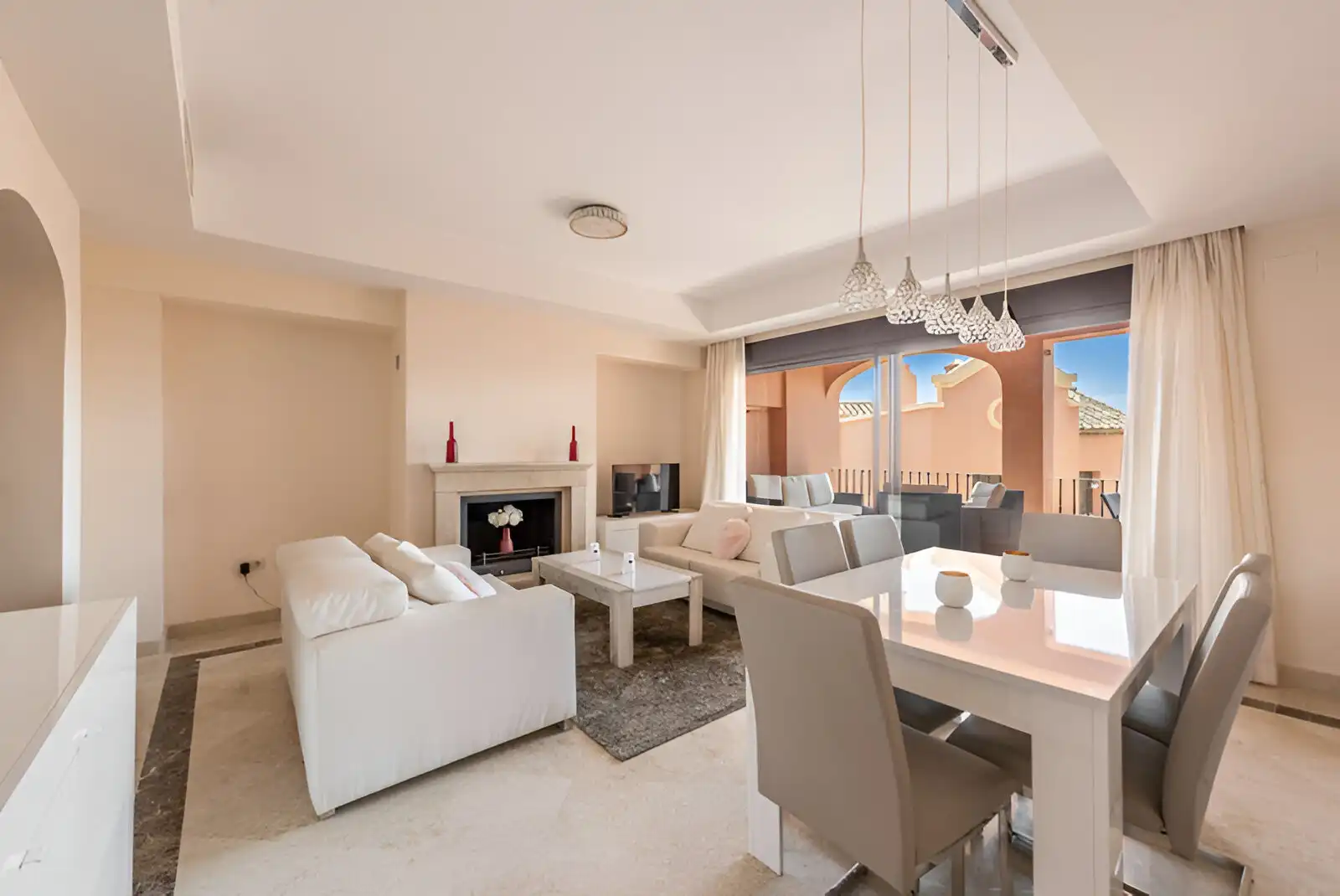 Casa a schiera con piscina in vendita a Estepona Pueblo, imagen 3