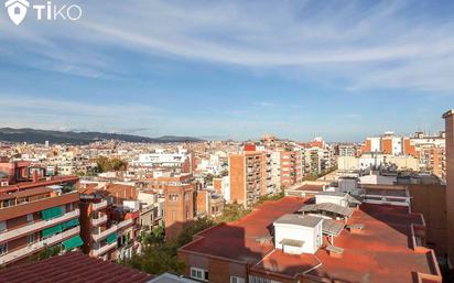 Exterior view of Flat for sale in  Barcelona Capital  with Air Conditioner and Terrace