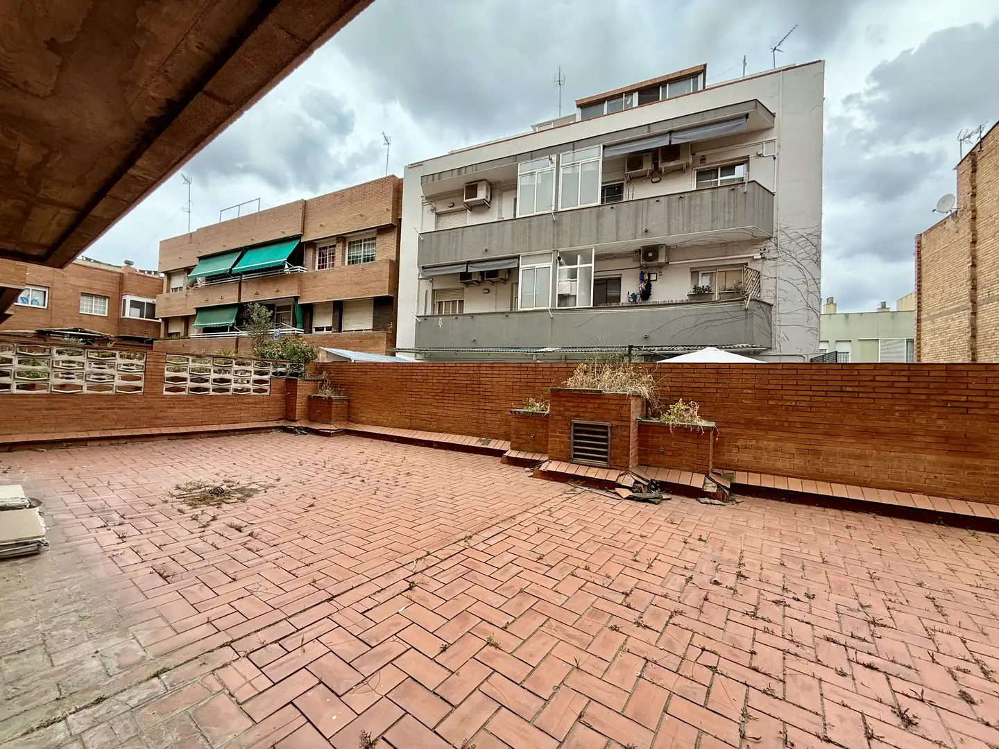 Terraza de Local en venta en Cornellà de Llobregat