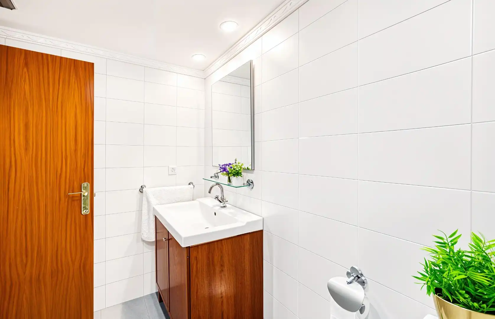 Baño de Piso en venta en Chiclana de la Frontera con Terraza, Trastero y Balcón
