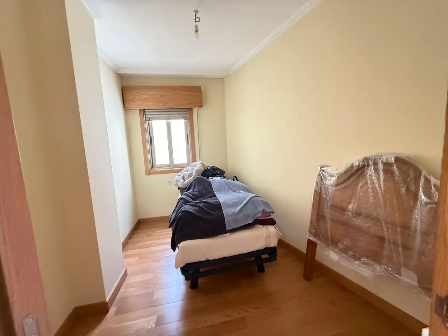 Schlafzimmer von Wohnungen zum Verkauf in O Grove   mit Heizung, Terrasse und Abstellraum
