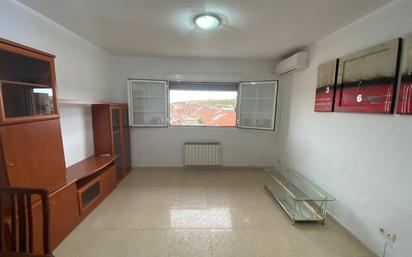Living room of Flat for sale in  Madrid Capital  with Air Conditioner and Storage room