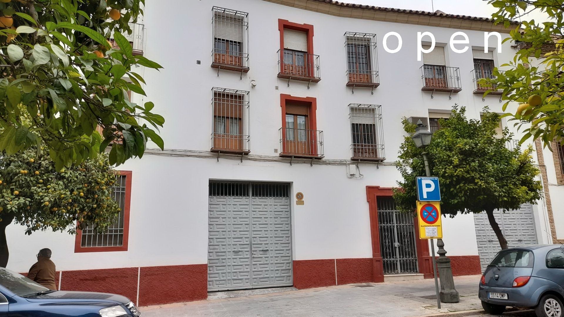 Vista exterior de Edifici en venda en  Córdoba Capital