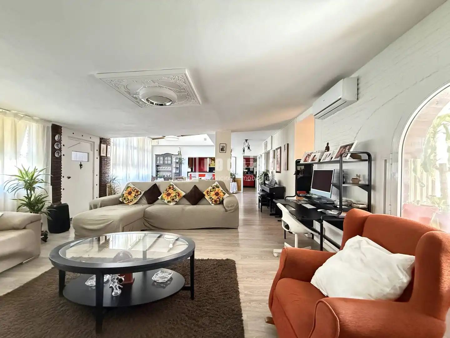 Sala d'estar de Casa o xalet en venda en Alhaurín de la Torre amb Aire condicionat, Jardí privat i Terrassa