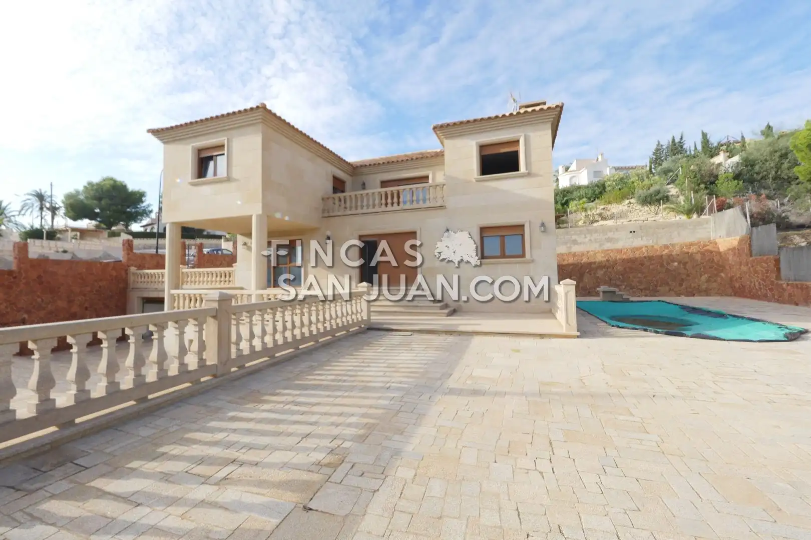 Villa mit Pool zum Verkauf in Pueblo Acantilado - Lanuza