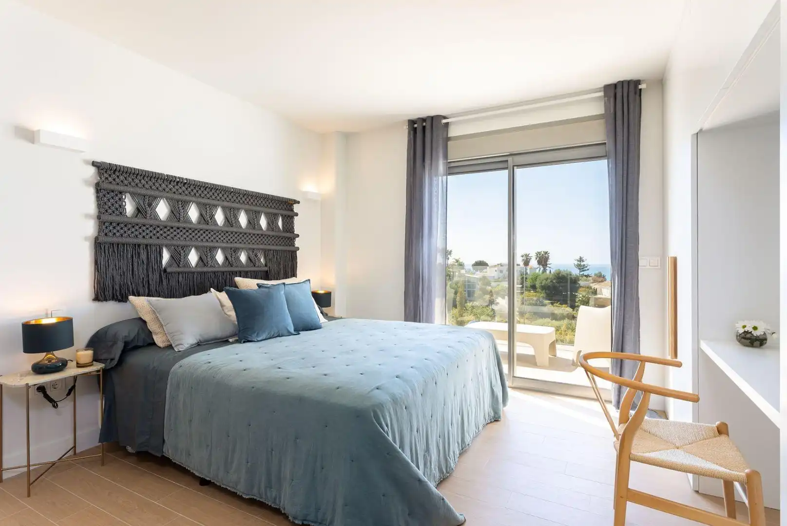 Schlafzimmer von Wohnung zur Miete in Mijas mit Klimaanlage, Privatgarten und Terrasse