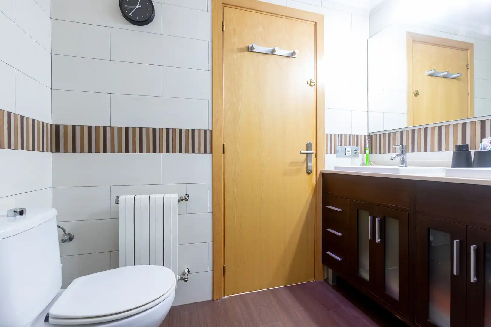Badezimmer von Einfamilien-Reihenhaus zum Verkauf in Roses mit Klimaanlage, Heizung und Terrasse