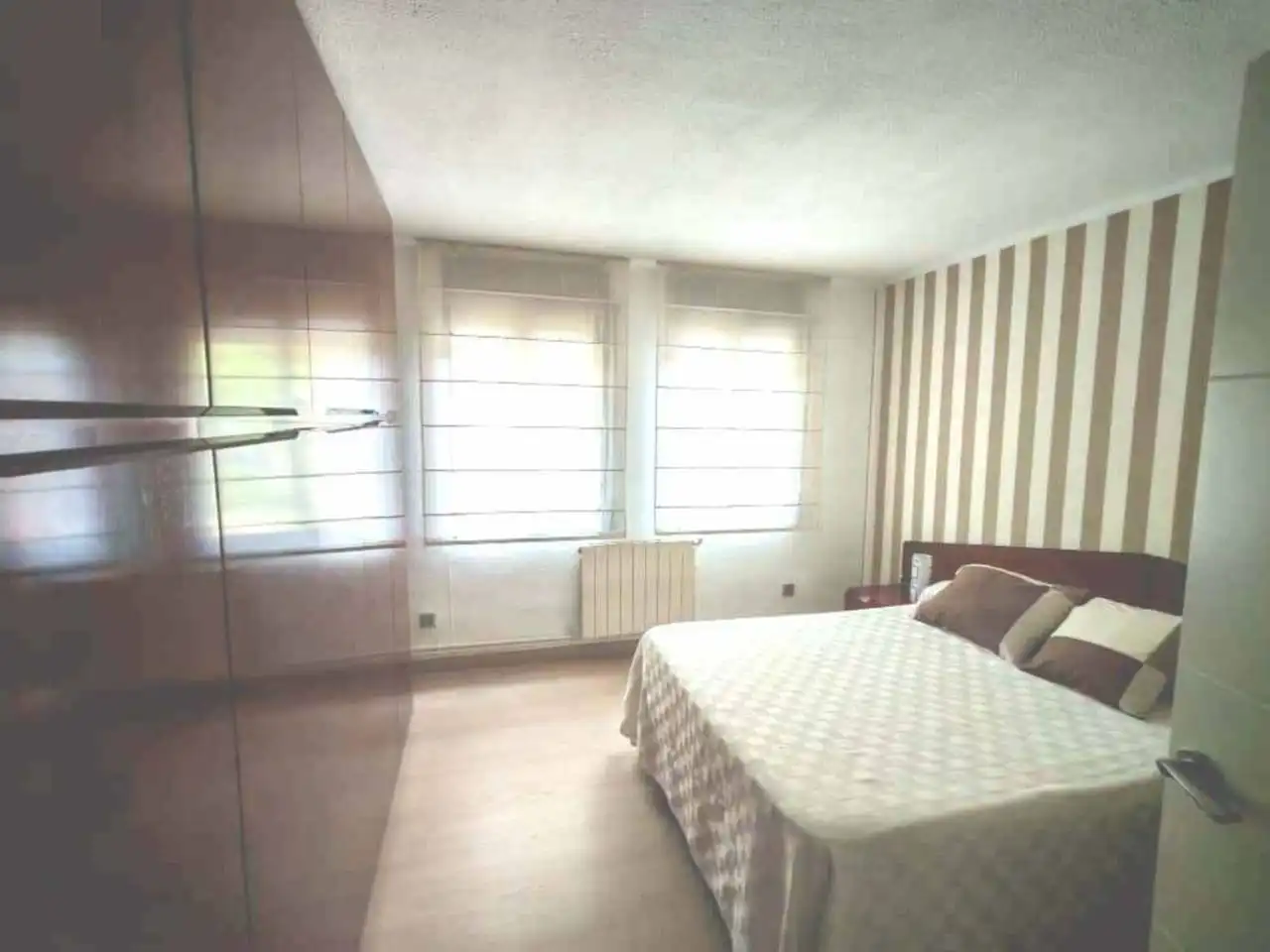 Schlafzimmer von Wohnung zum Verkauf in Badalona mit Klimaanlage, Heizung und Parkett
