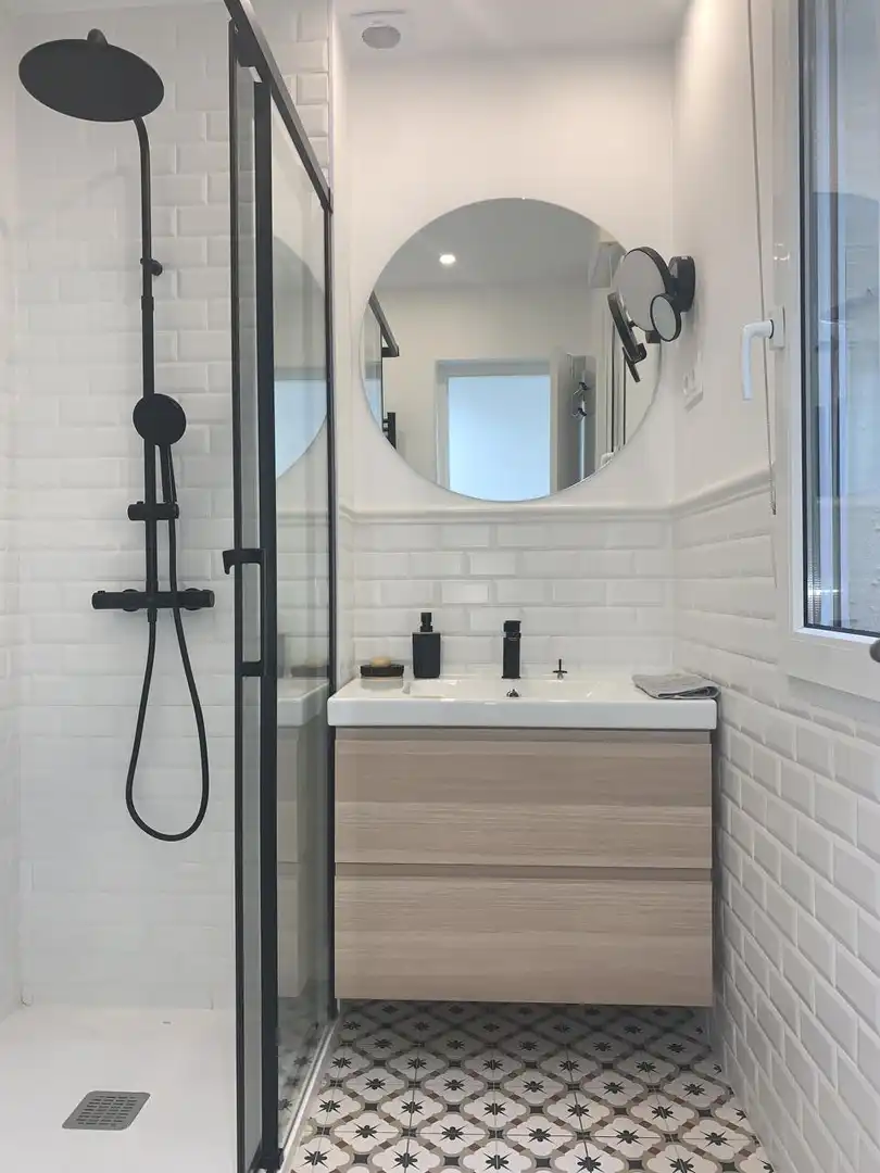 Bathroom of Flat for rent in Madrid  with Air Conditioner and Furnished