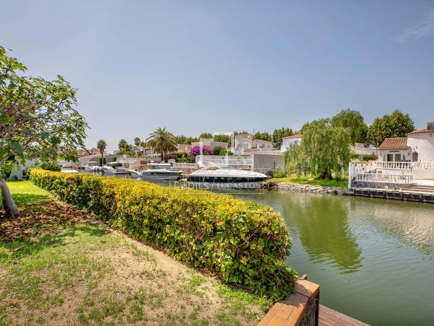 Vista exterior de Casa o chalet en venta en Empuriabrava con Aire acondicionado, Calefacción y Jardín privado