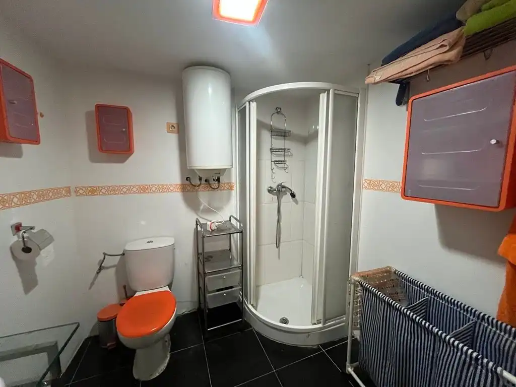 Baño de Casa o chalet en venta en La Parrilla  con Calefacción, Lavadora y Microondas