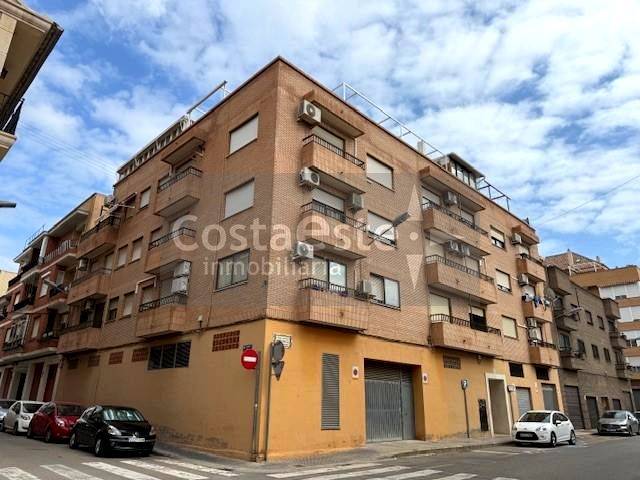 Piso en Venta en Carrer de Leonor Perales Poetessa en El Castellar i l'Oliverar