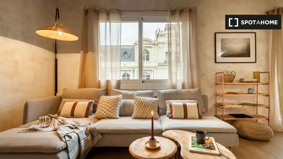 Room in Sant Gervasi- Galvany