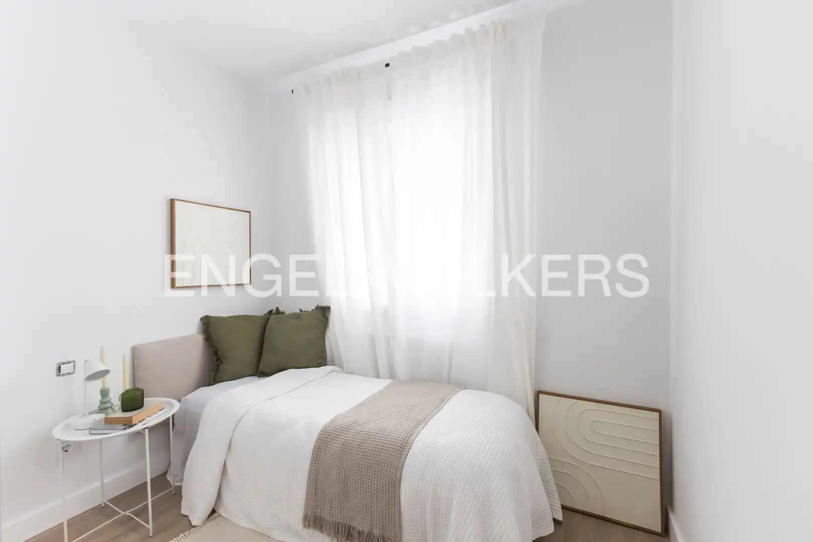 Bedroom of Flat for sale in Madrid  with Air Conditioner, Heating and Terrace