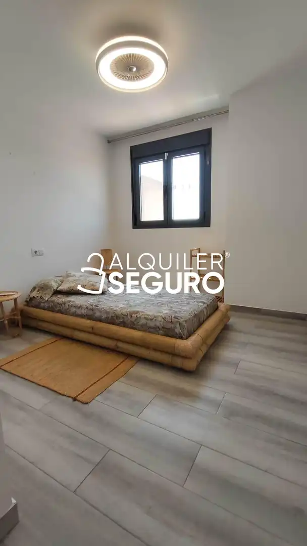 Schlafzimmer von Dachboden zur Miete in Sagunto / Sagunt mit Klimaanlage, Terrasse und Abstellraum