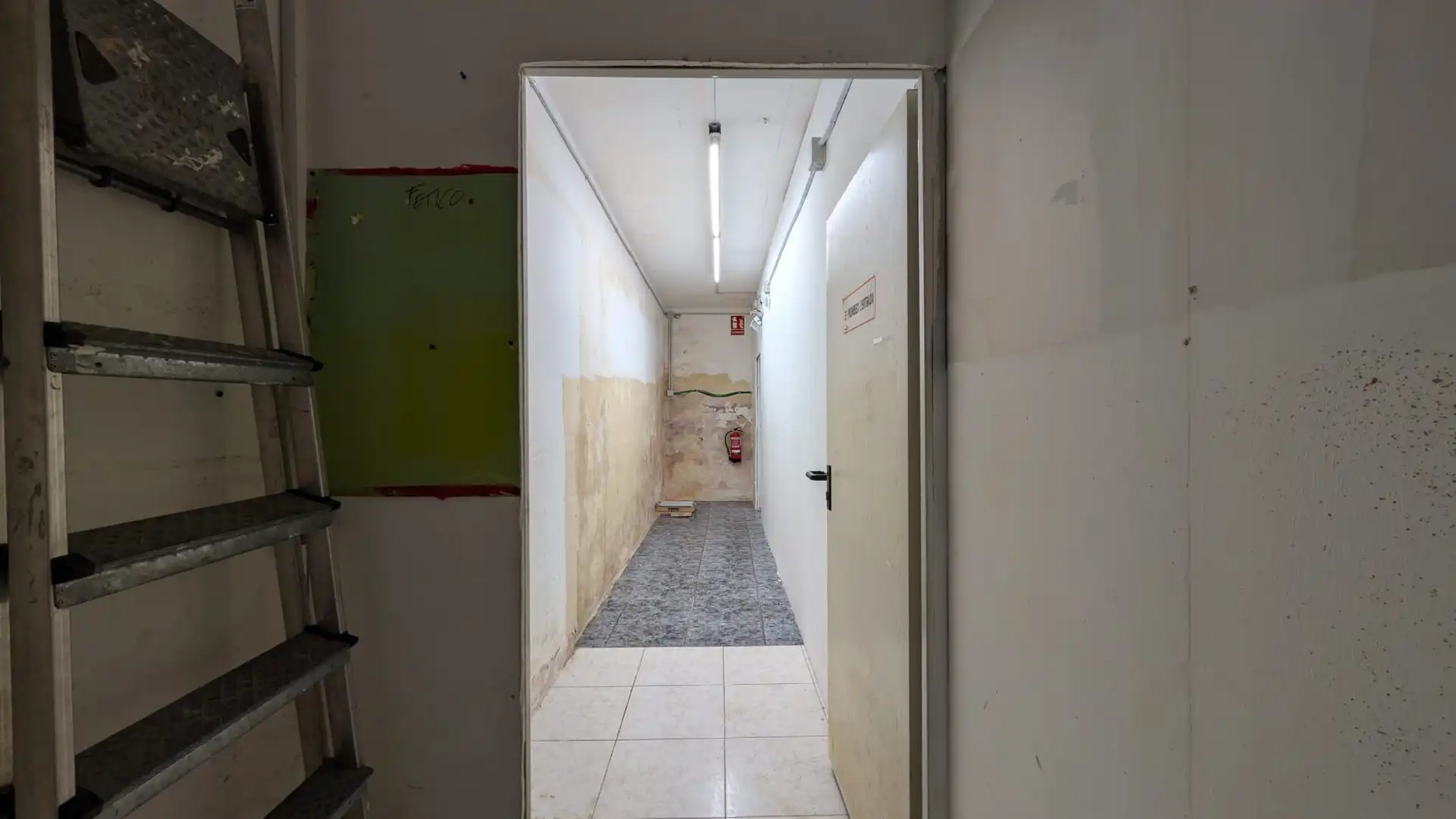 Local comercial en venda a La Gavarra, imagen 3