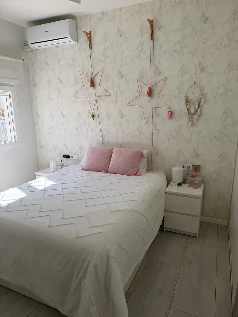 Bedroom of Flat for sale in Sevilla  with Balcony