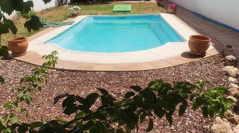 INMOHOUSE VENDE CHALET CON PISCINA EN MOTILLEJA