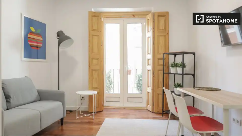 Piso con terraza en alquiler en Centro