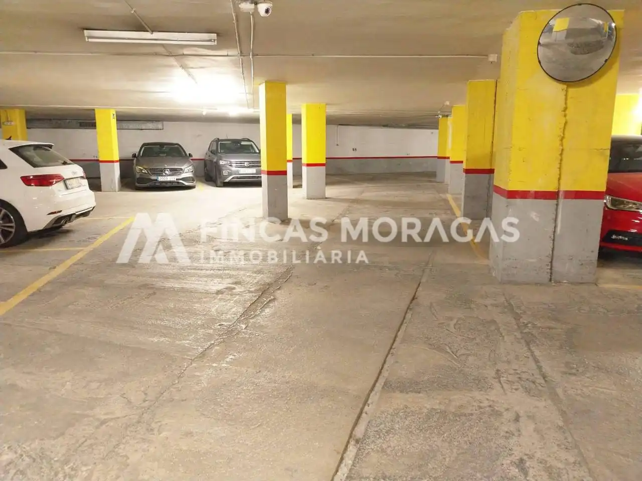 Aparcament de Garatge en venda en Sant Cugat del Vallès amb Alarma