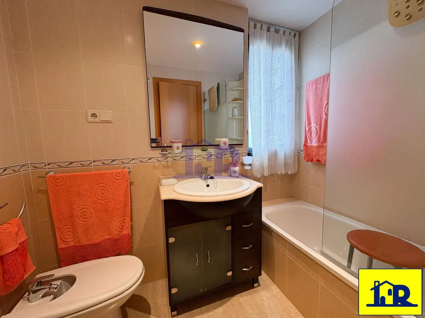 Baño de Piso en venta en Cuenca con Calefacción, Trastero y Piscina