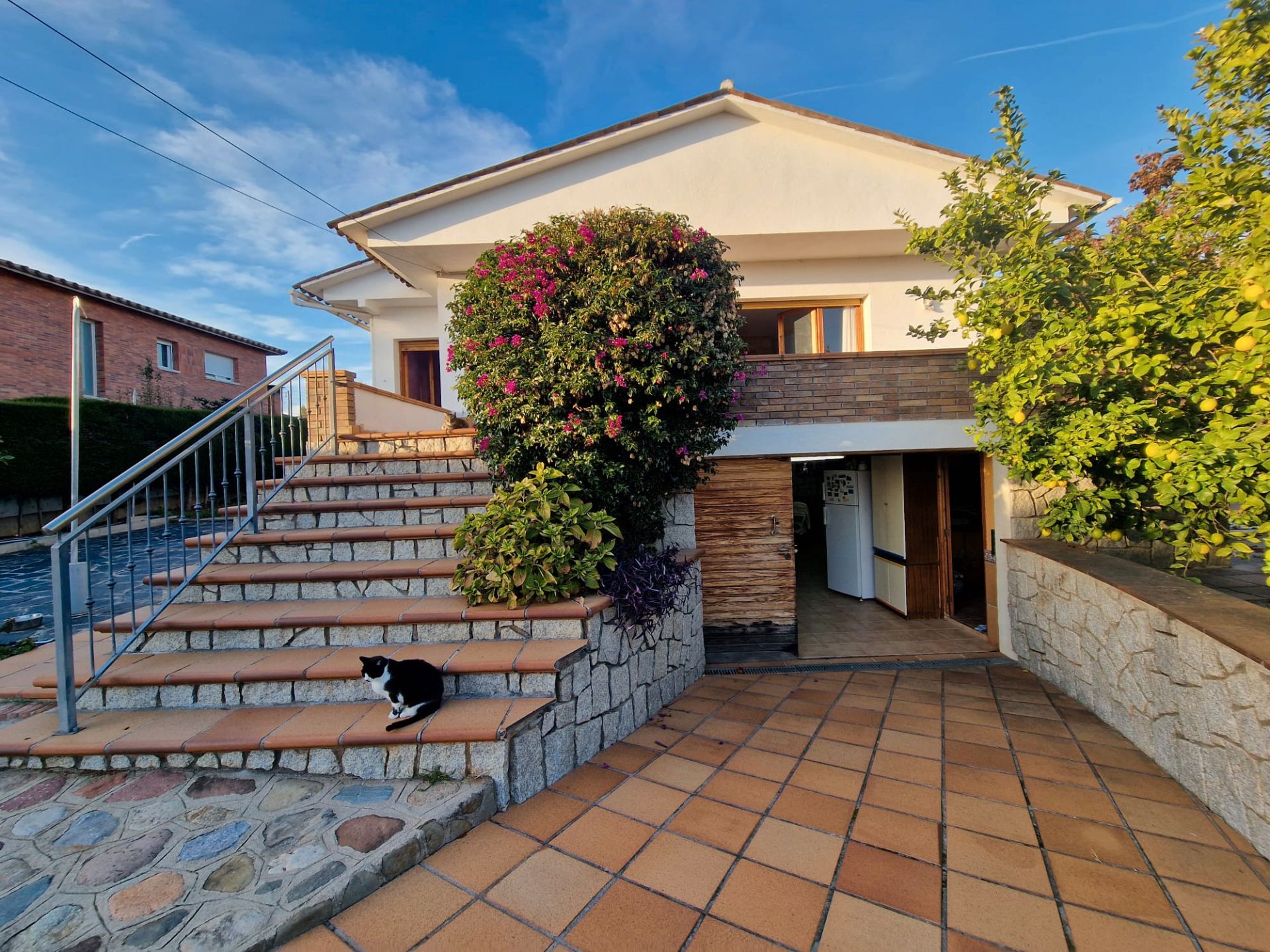 Vista exterior de Casa o xalet en venda en Cànoves I Samalús amb Calefacció, Jardí privat i Terrassa