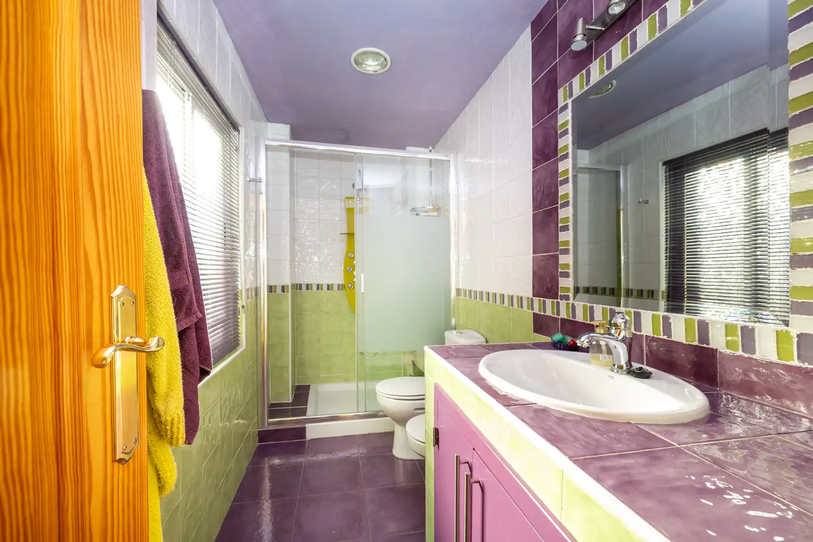 Bathroom of Flat for rent in Granada  with Air Conditioner, Furnished and Washing machine