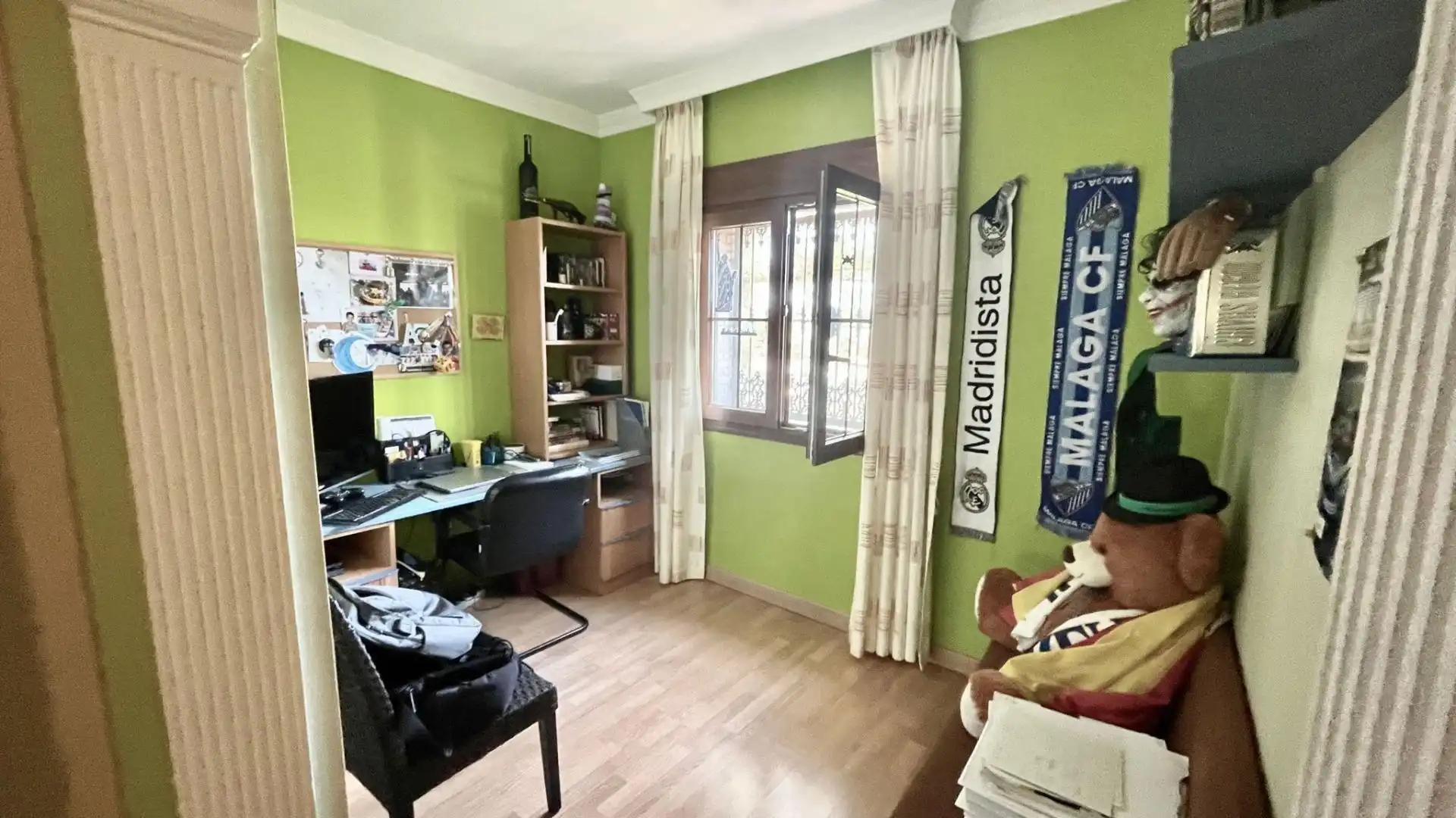 Dormitori de Casa o xalet en venda en Alhaurín de la Torre amb Aire condicionat, Jardí privat i Terrassa
